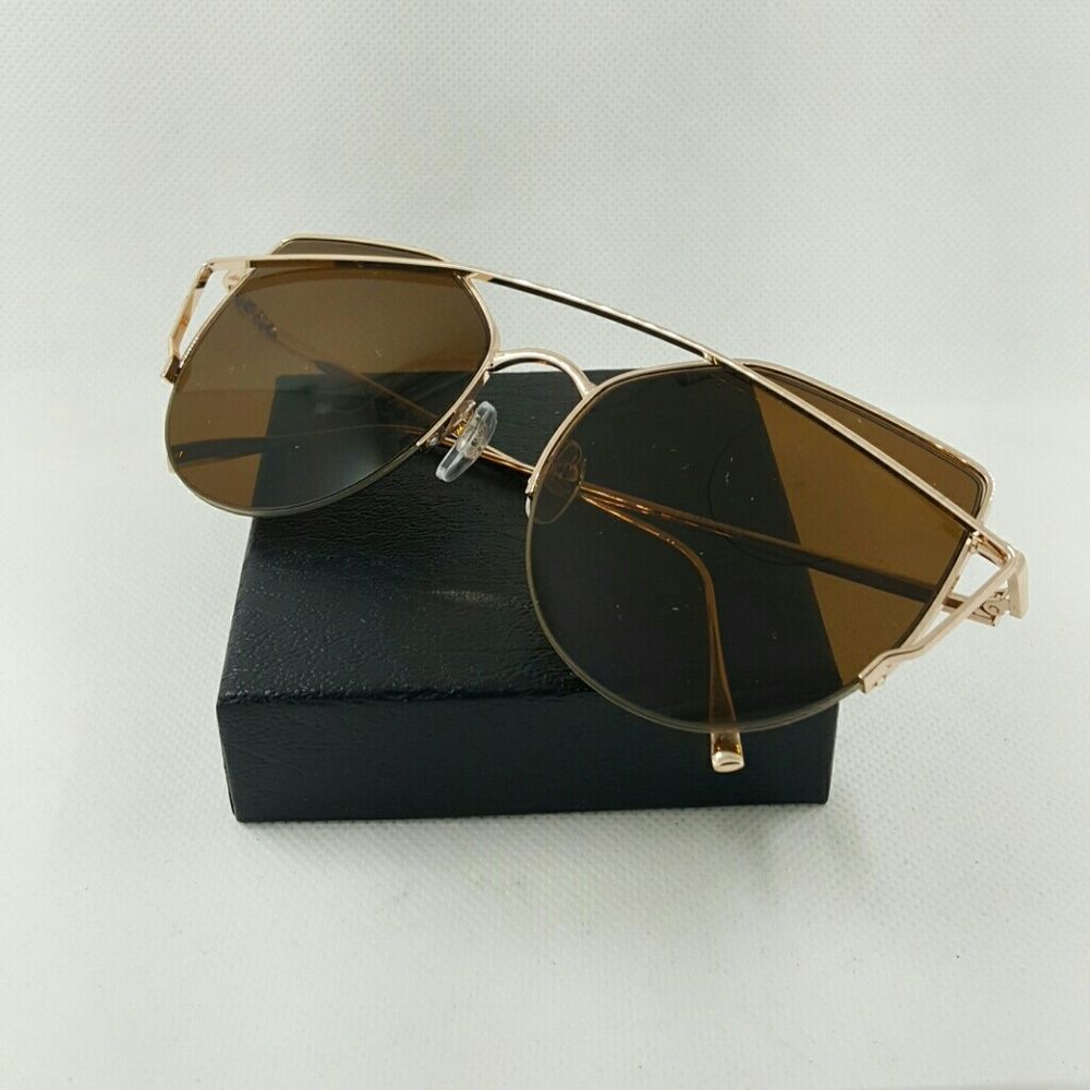 New Big Cat Style woman. Fashion trendy Sunglasses